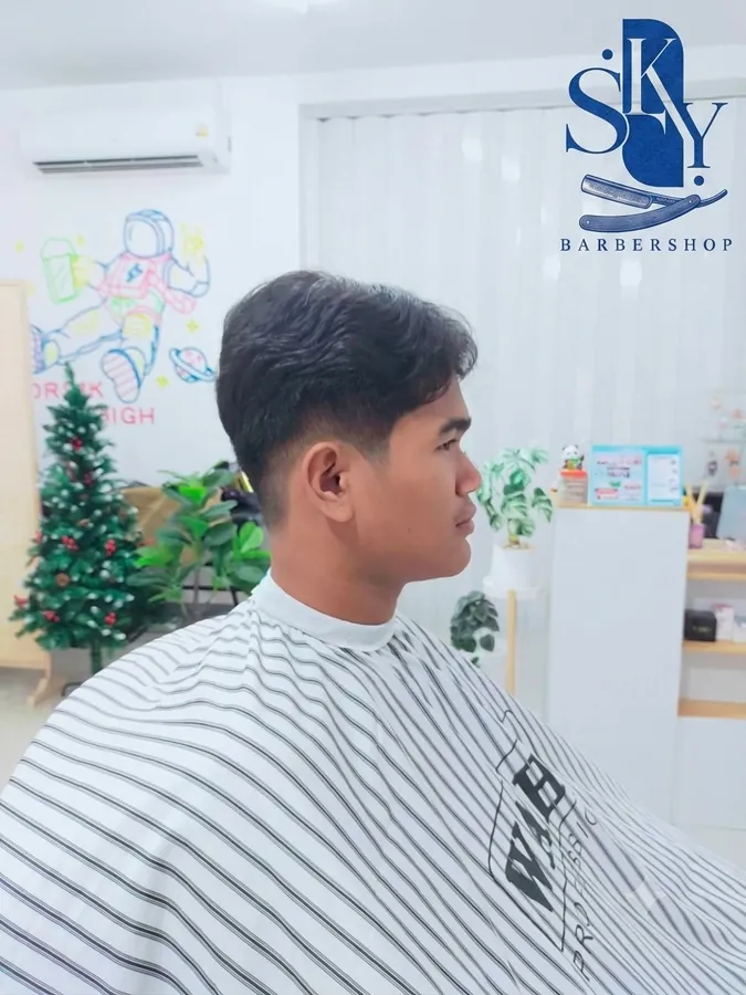 ทรงผมชายรองทรงต่ำสไลด์ข้าง ตัดโดยช่างหนูนา สกาย บาเบอร์